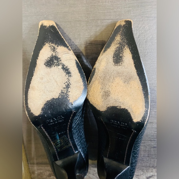 Prada Women’s Black Pointy Heels Size 7. Mary Jane Leather Heels - Picture 10 of 14